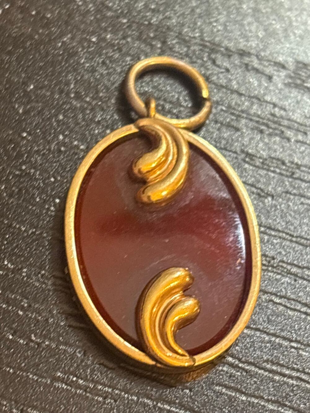 Vintage Winard 1/20 14K Gold Filled Carnelian Pendant